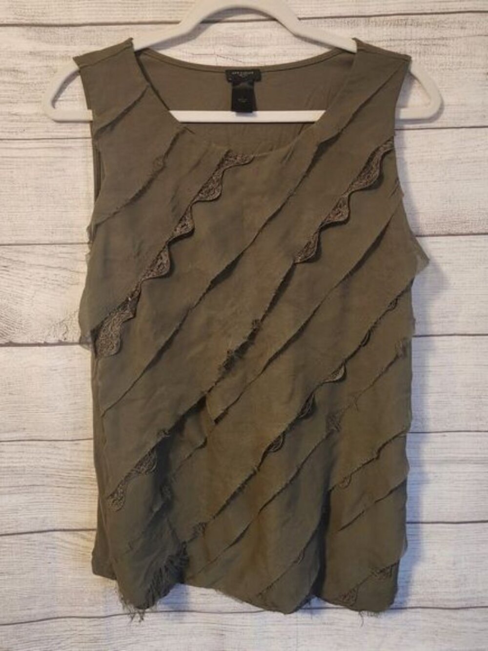 6/$30 SALE Ann Taylor Large Green Ruffle Scoop Neck Grunge Soldier Chic Top